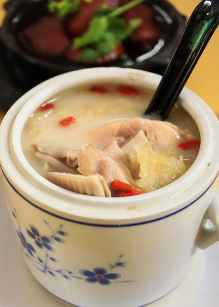 Chef Sham H.K Vinegar Trotter and Fish Maw Pig Stomach Chicken Soup Super Affordable and Rich