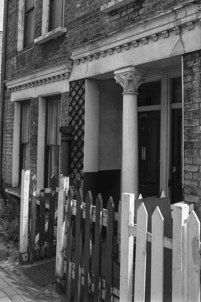 Doorway, Shaftesbury Estate, Battersea, Wandsworth, 1989 8… Flickr