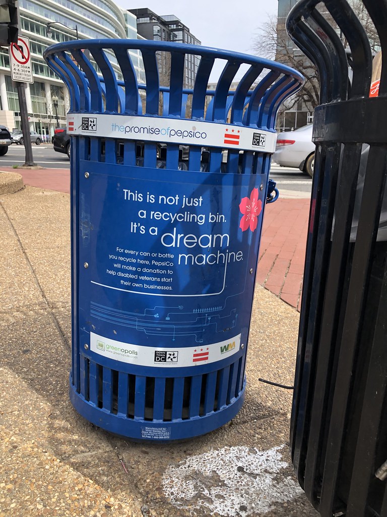 Recycling bin / dream machine trash can at Mount Vernon S… Flickr