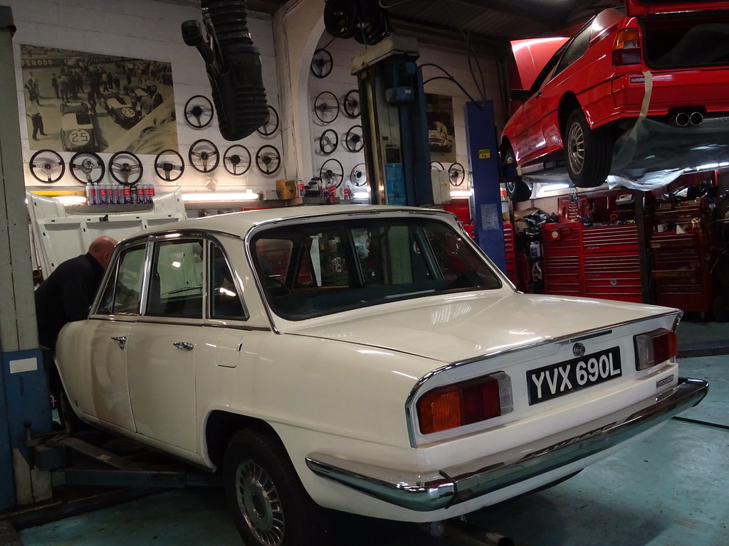 1972 Triumph 2000 Essex plates first registered in the U… Flickr