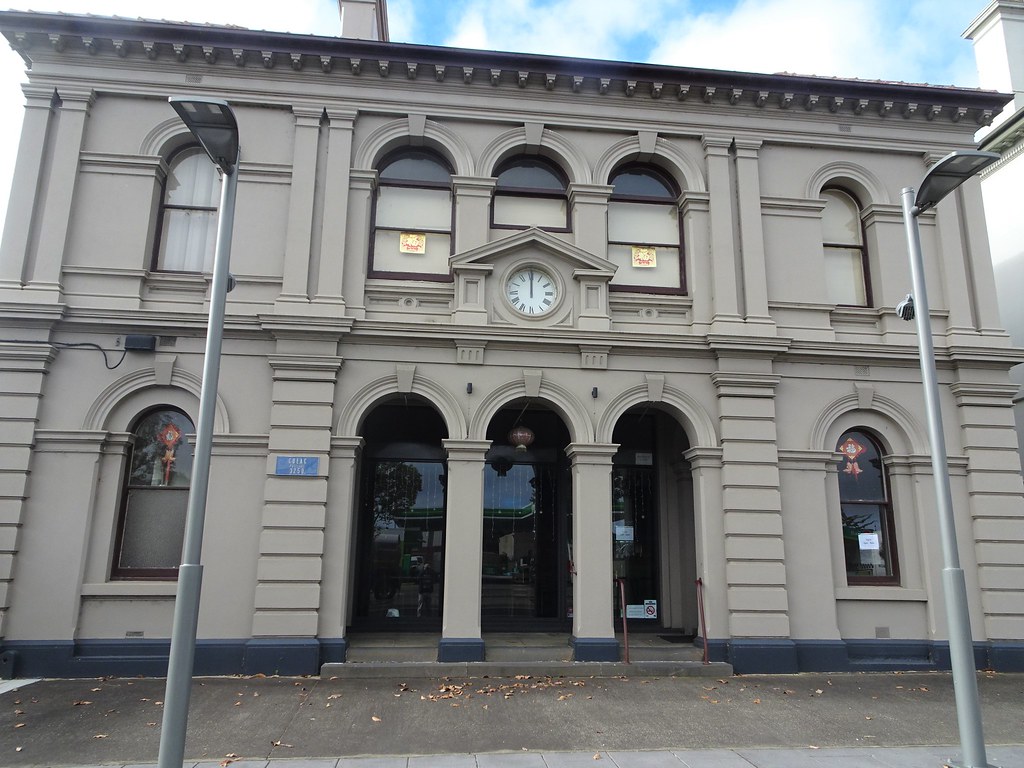 Colac. The former Post Office built in 1876 with 1888 addi… Flickr