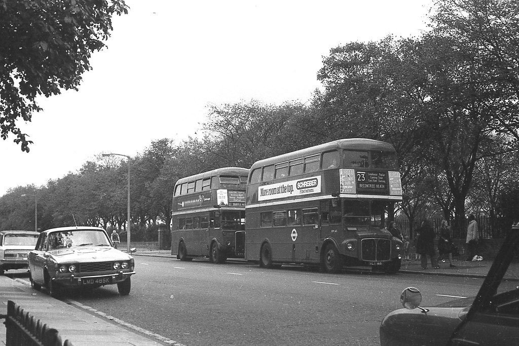 RM165 on route 23 at Longbridge Road near Barking Garage Flickr