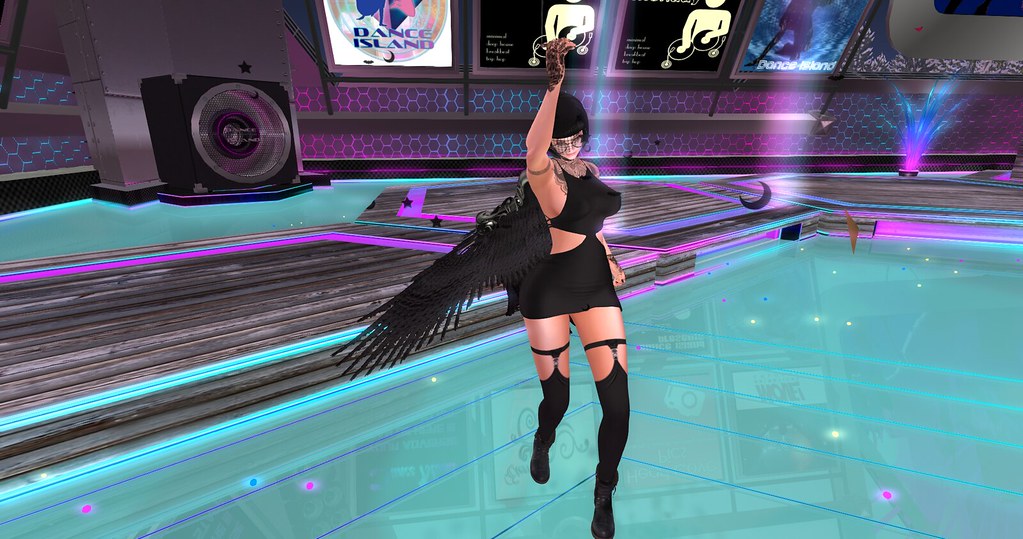 When Angels fall in love .. with the tunes