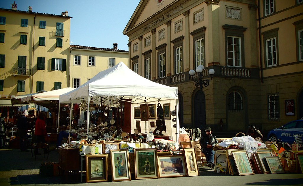 212 Lucca, Mercato Antiquariato bluefootedbooby Flickr