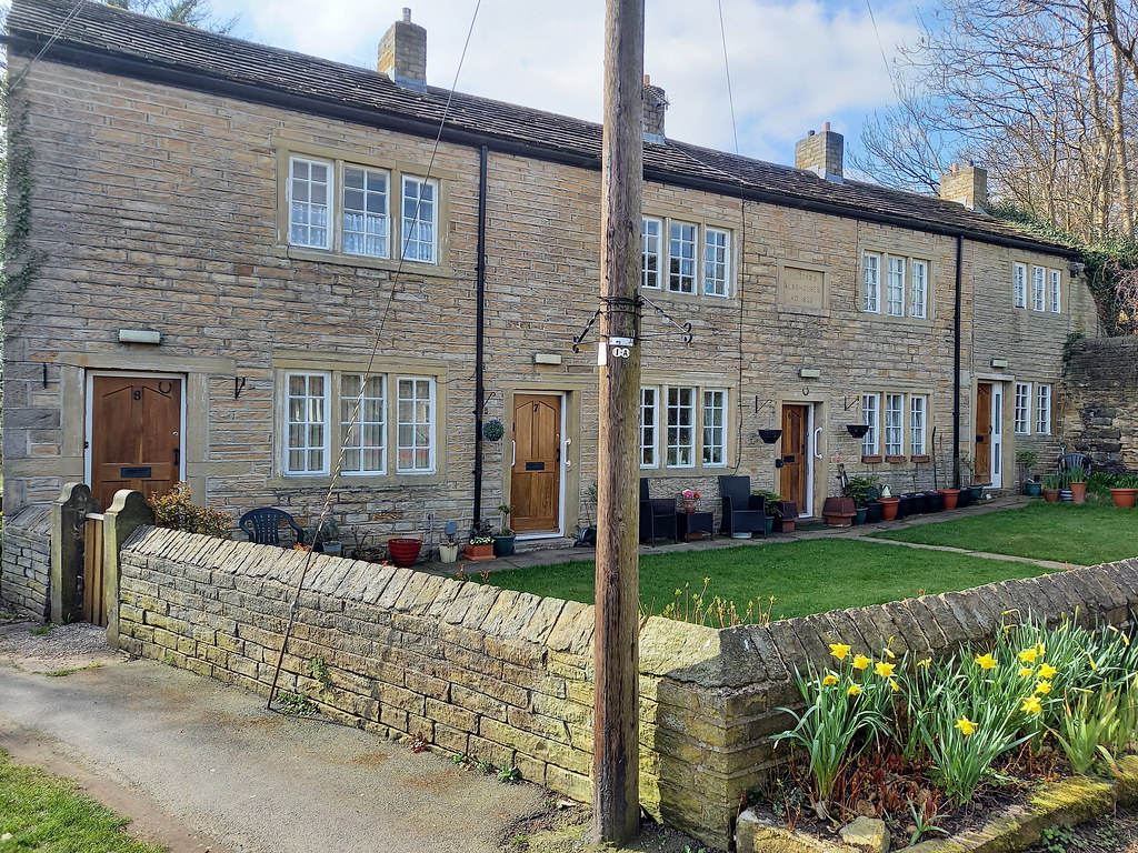 Holroyd`s Almshouses, Birkby Lodge Rd. Off Birkby Fold Flickr