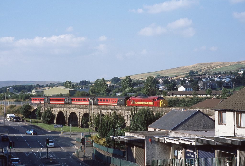 37419 Rhymney to Cardiff Central 37419 crosses Pontlottyn … Flickr
