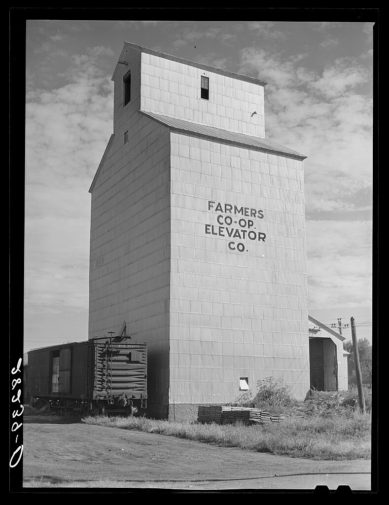 Farmers' elevator. Grundy Center, Iowa (cooperative elevat… Flickr