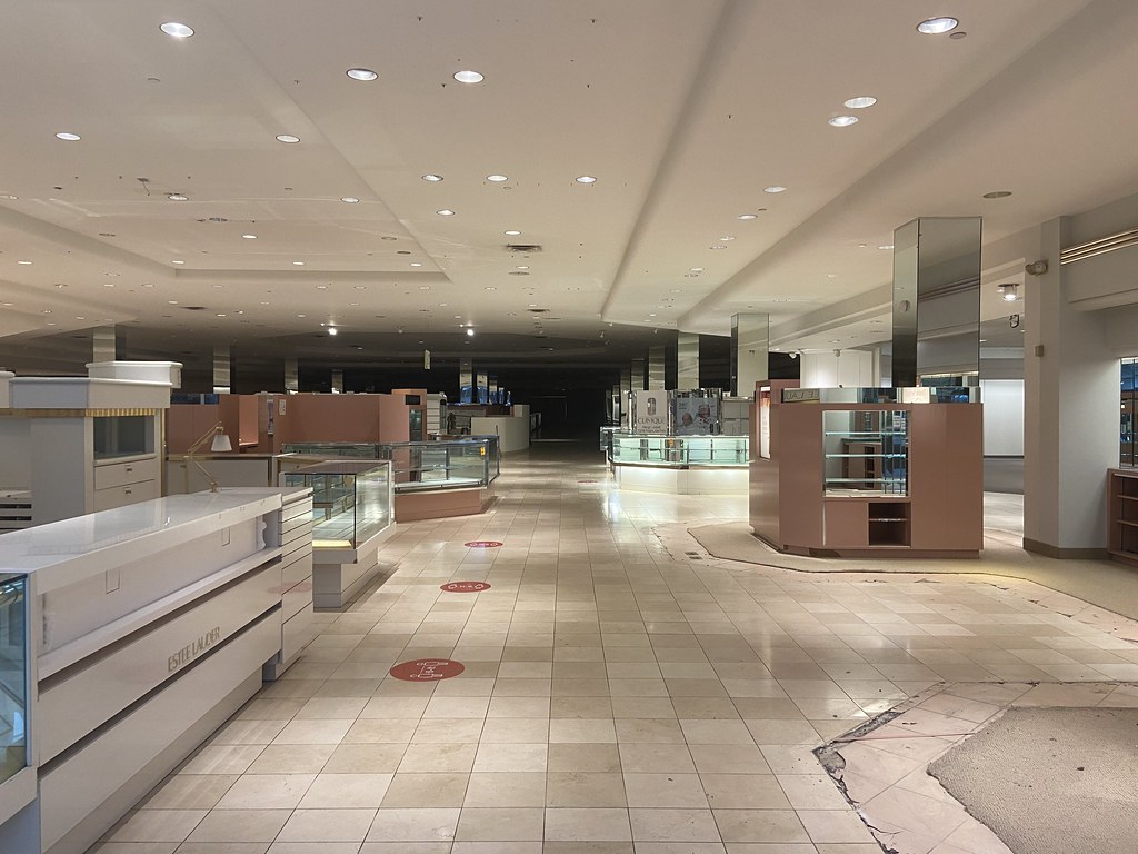Macy's Mentor, OH Picture taken 3/26/21 Please contact m… Flickr