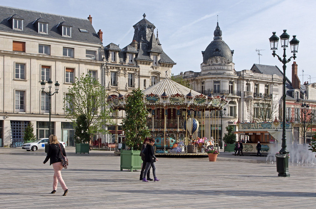 Orléans (Loiret). Orléans (Loiret). Place du Martroi. Le n… Flickr
