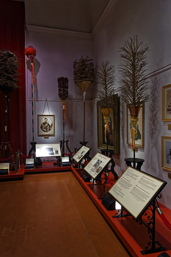 _MG_4817_DxO The Abigail Kinoiki Kekaulike Kahili Room (at… Flickr