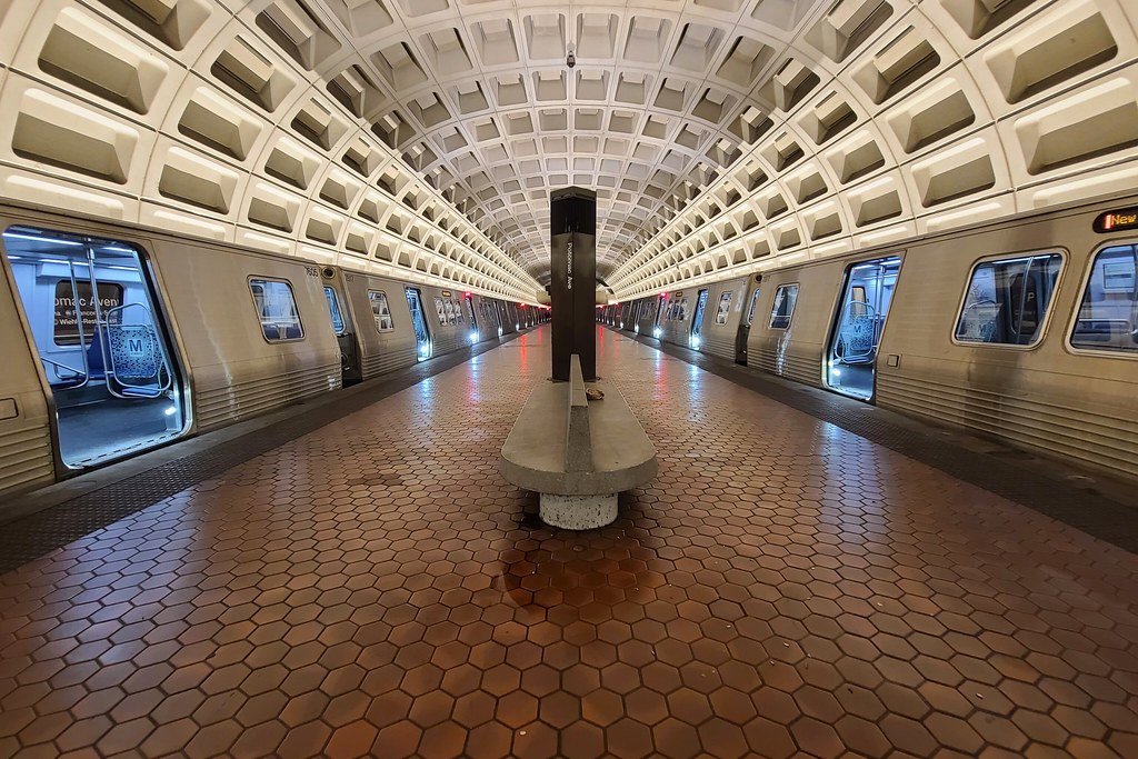 Potomac Avenue station [02] Potomac Avenue, a station on t… Flickr