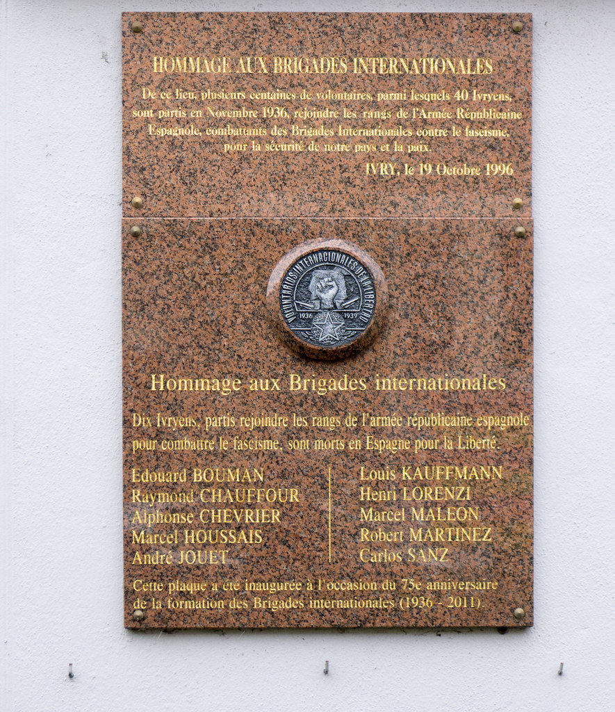 IvrysurSeine (ValdeMarne, France) Denis TrenteHuittessan Flickr