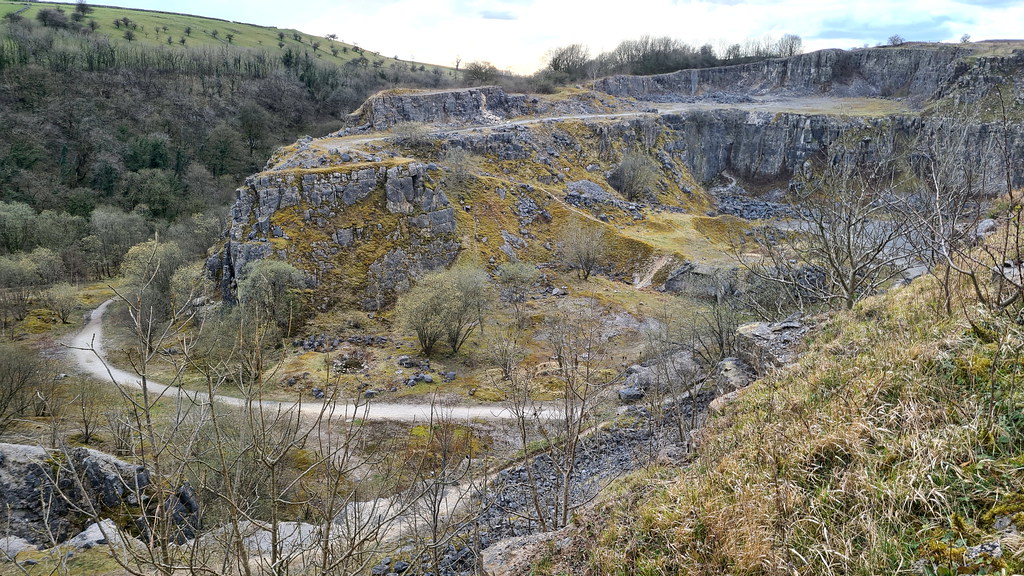 Report Horseshoe Quarry, Stoney Middleton, Derbyshire, April 2021
