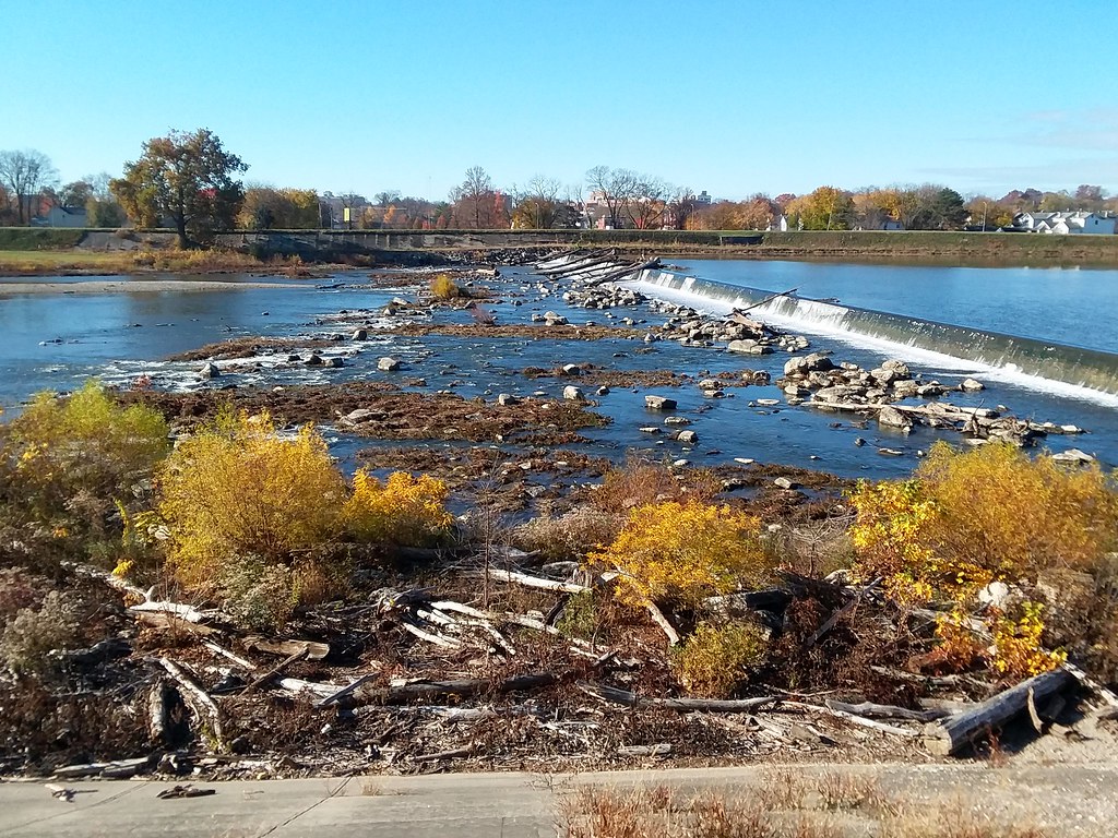 110920 Dayton 32 Miami River, Island Park, dam Constance Roberts