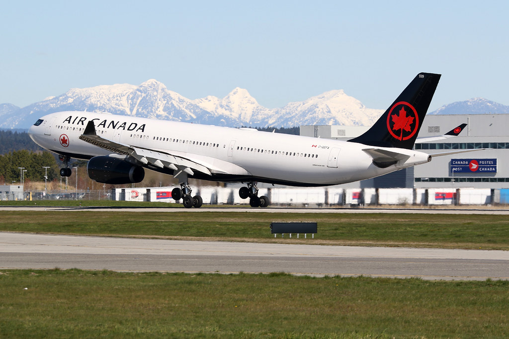 Air Canada CGEFA Arriving 26R, YVR. Scott McGeachy Flickr