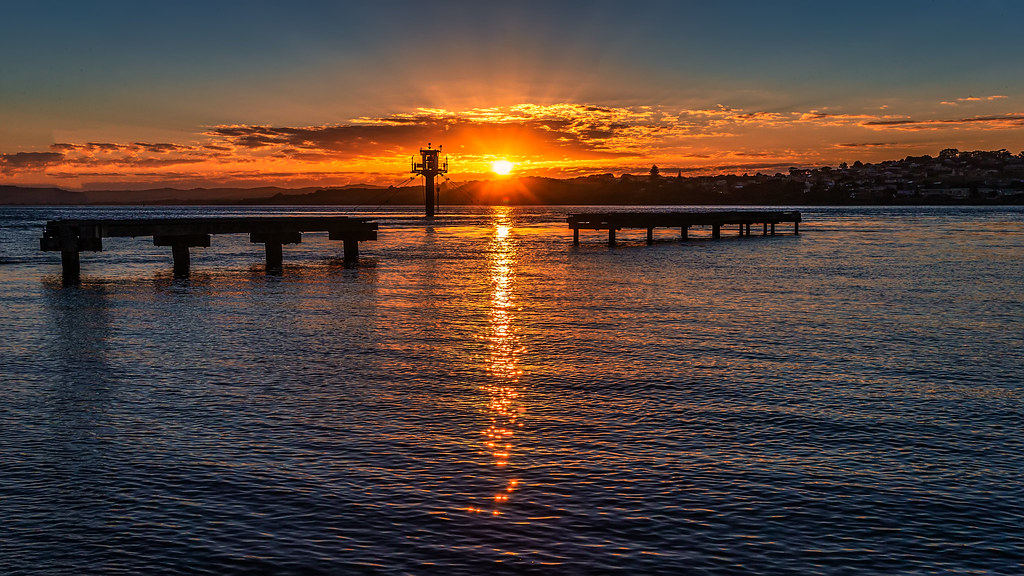 Newhaven sunrise 02 Newhaven, Victoria, Australia Philli… Flickr