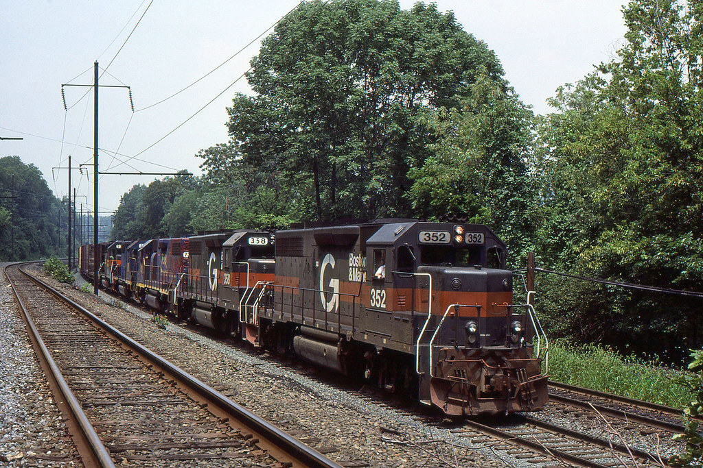 Guilford 352 Guilford/Boston & Maine GP392 352 heads Sou… Flickr