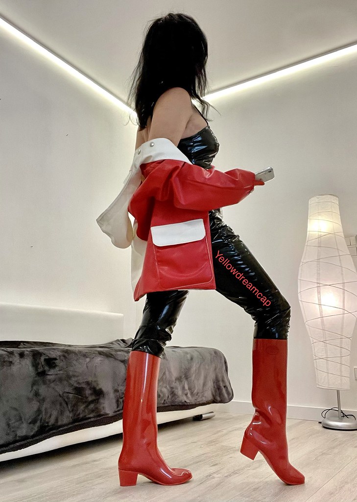 Vintage jacket and Mei boots | onlyfans.com/yellowdreamcap | Flickr