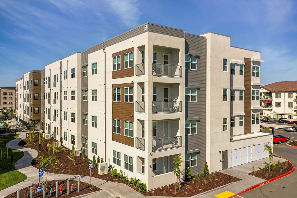 allureapartmentsmultifamilytenantresidentialhousing… Flickr