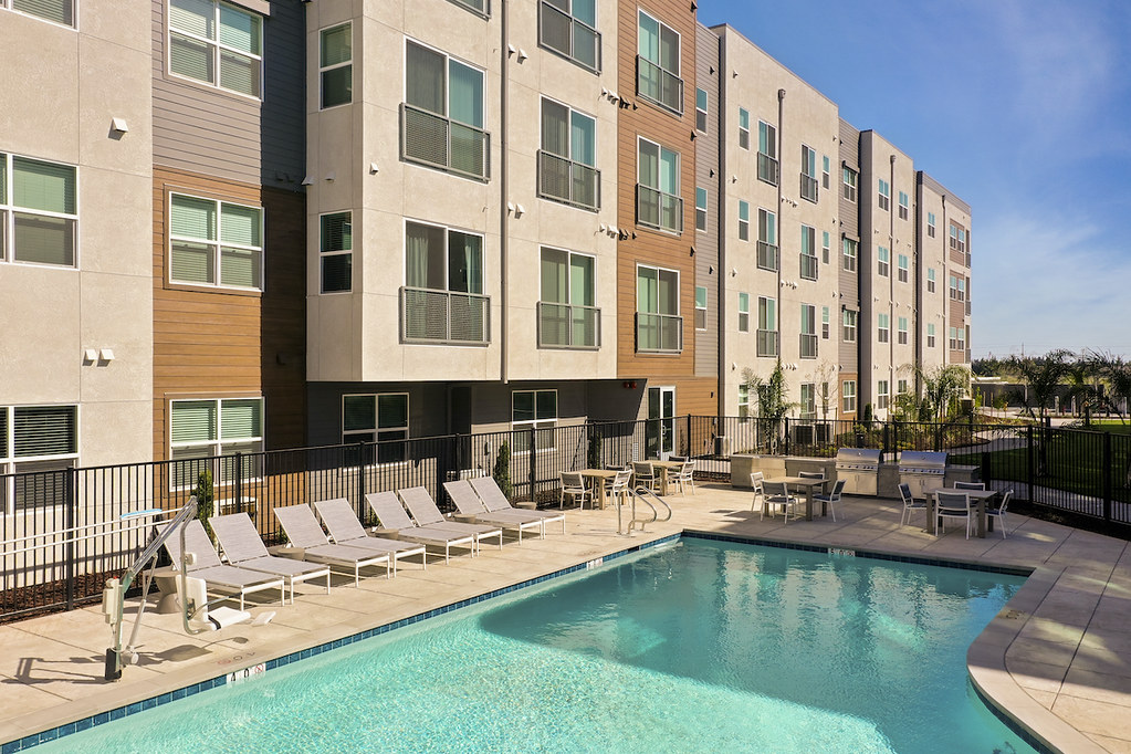 allureapartmentsmultifamilytenantresidentialhousing… Flickr