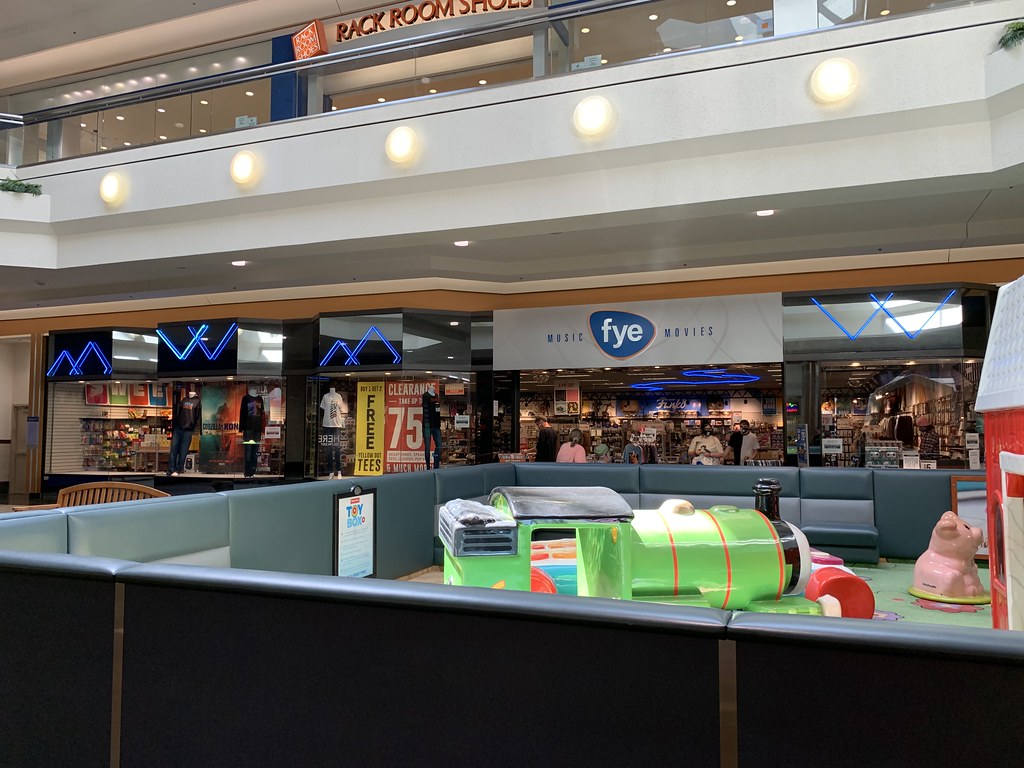 FYE FYE (5,429 square feet) 3320 Silas Creek Parkway, Suit… Flickr