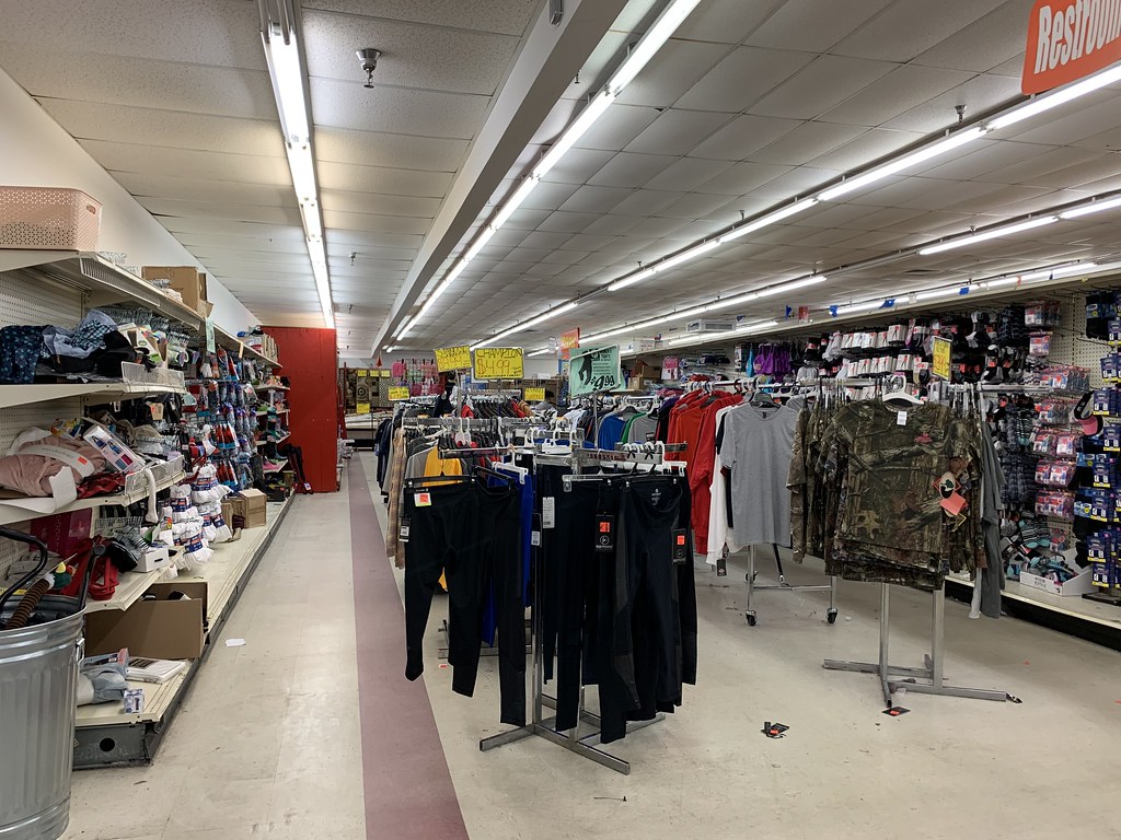 Ollie's Bargain Outlet interior Ollie's Bargain Outlet 73… Flickr