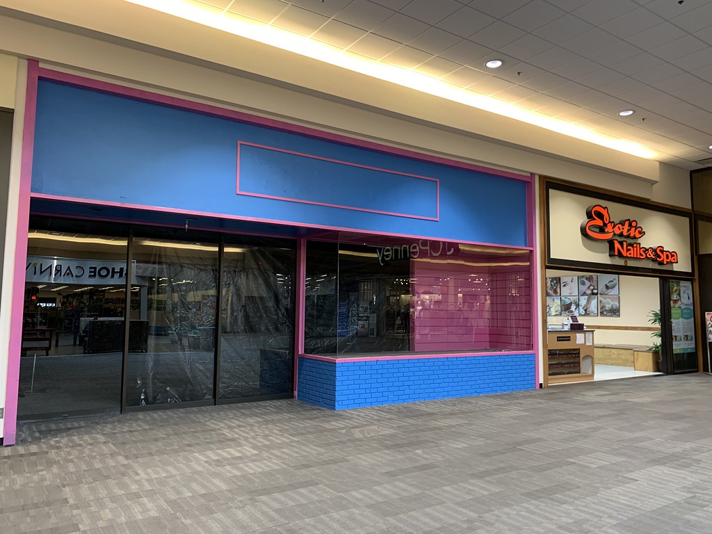 Huntington Mall stores a photo on Flickriver