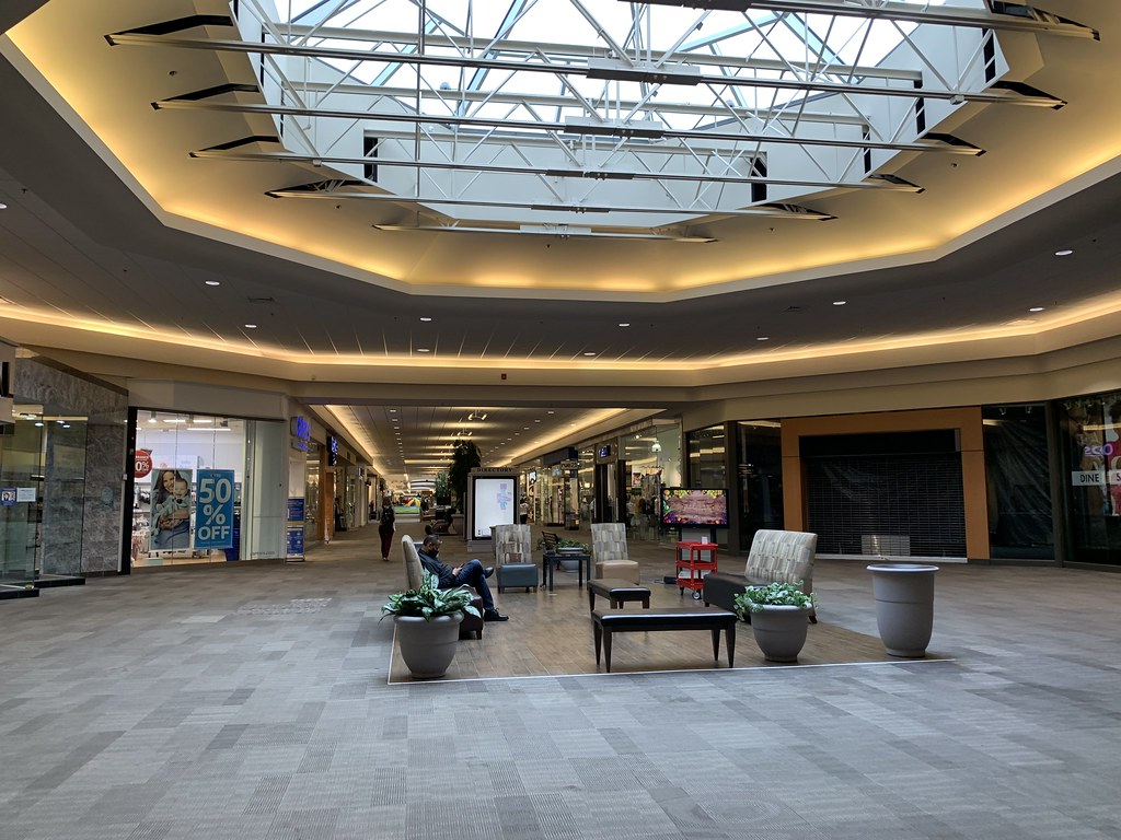 Huntington Mall interior Huntington Mall (1,140,431 square… Flickr
