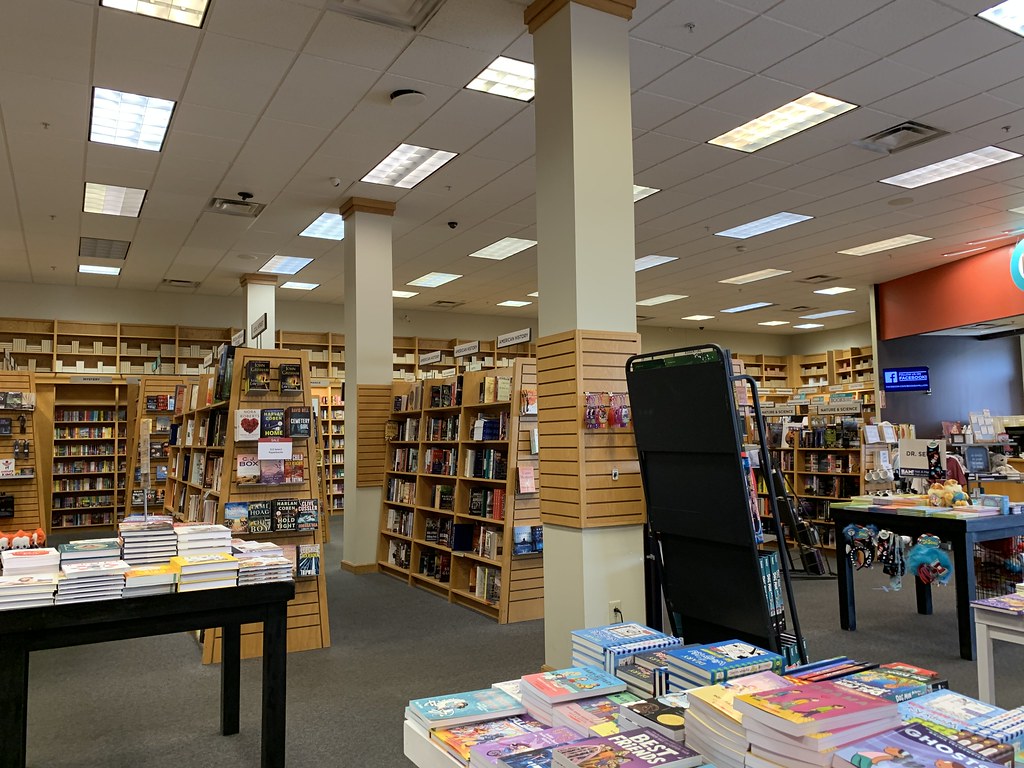 BooksAMillion interior BooksAMillion 158 (19,782 squa… Flickr