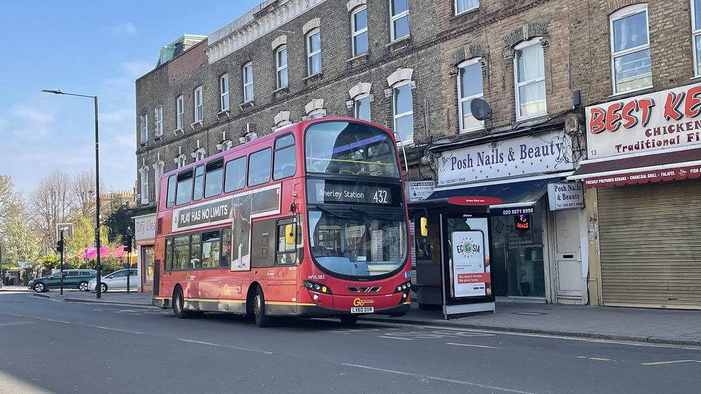 WVL383 LX60DXR Route 432 BRIXTON WATER LANE WED 14 A… Flickr