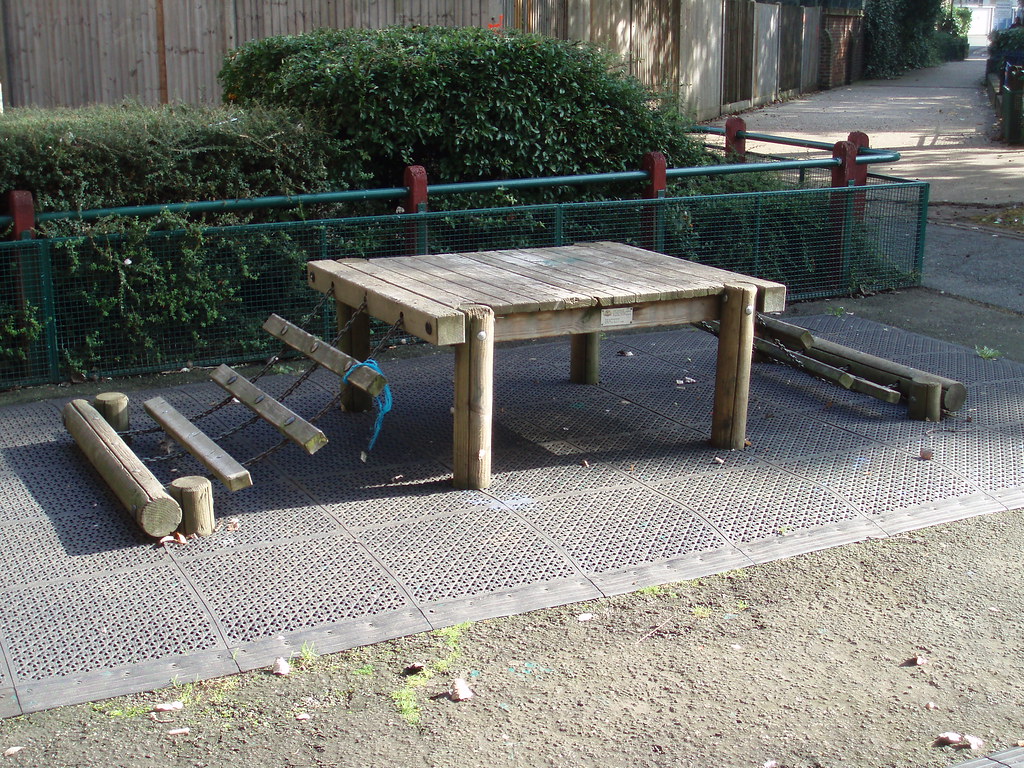 Newburn House, playground, Princes, Lambeth. Flickr
