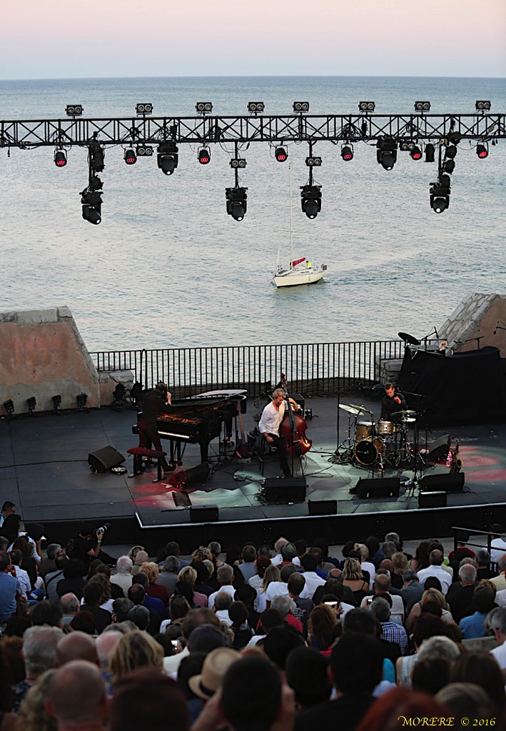 Kyle Eastwood in Sete, Fr Concert My husband doing his thi… Flickr