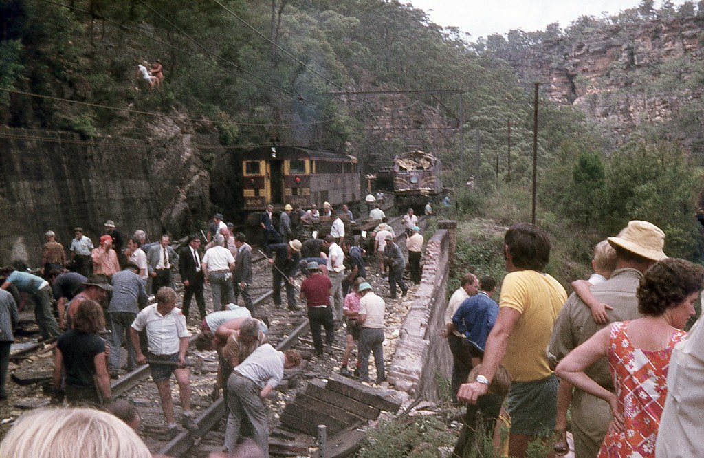 Rear End Collision, 4622 and V Set, Glenbrook, NSW. Flickr