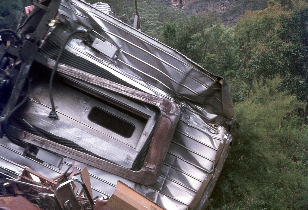 Rear End Collision, 4622 and V Set, Glenbrook, NSW. Flickr