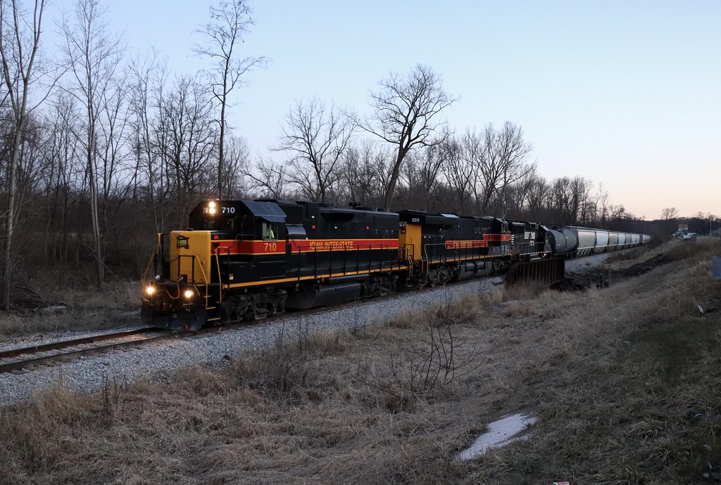 IAIS 710 Sparland, IL IAIS 710 leads an Iowa Gevo and a … Flickr