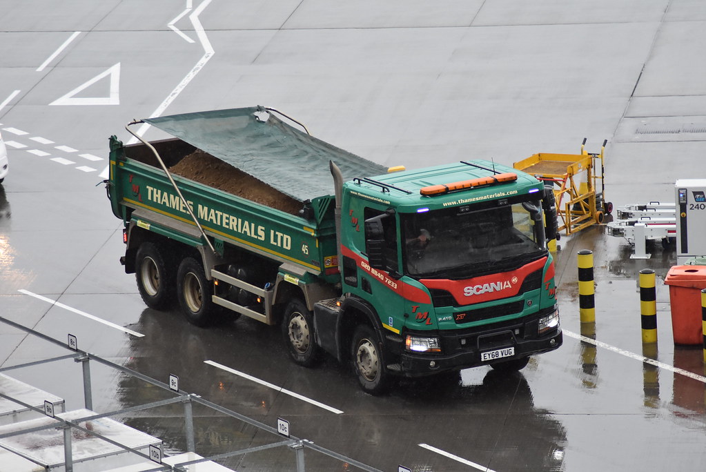 Thames Materials EY68 VUG Heathrow Airport Scania P410… Ollie Transport