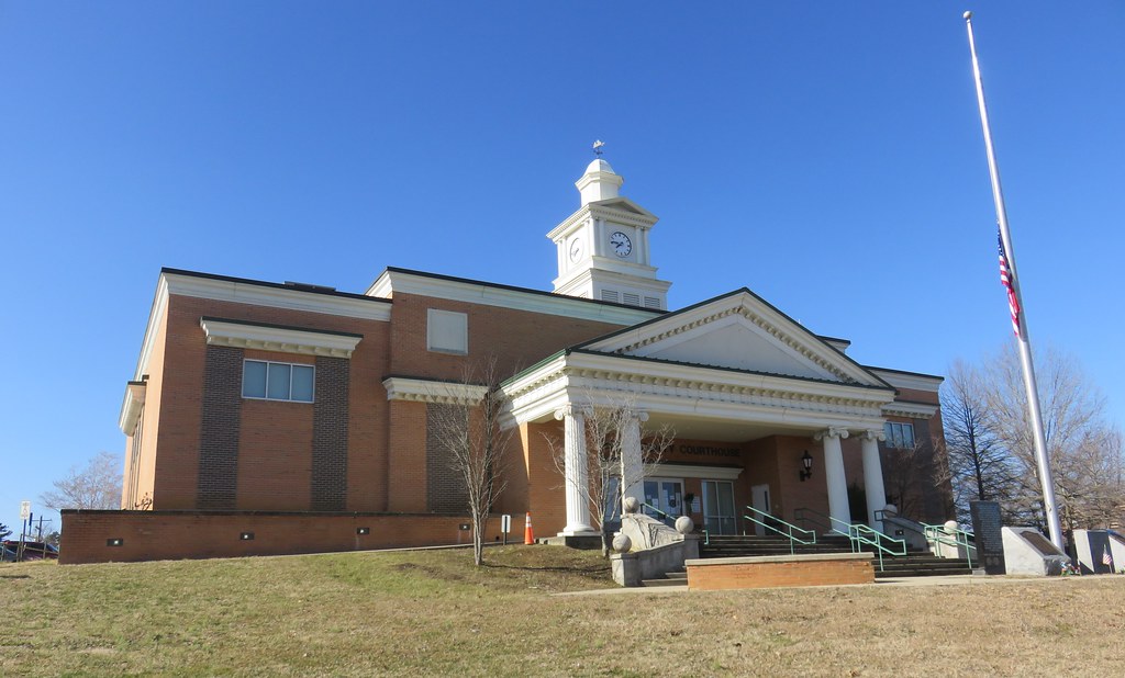 McCreary County Courthouse (Whitley City, Kentucky) Flickr