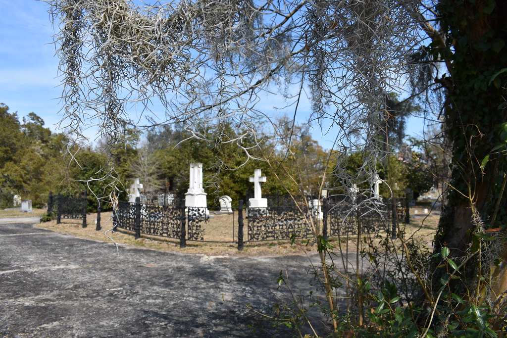 OAKDALE CEMETERY Oakdale Cemetery is one of the older ceme… Flickr
