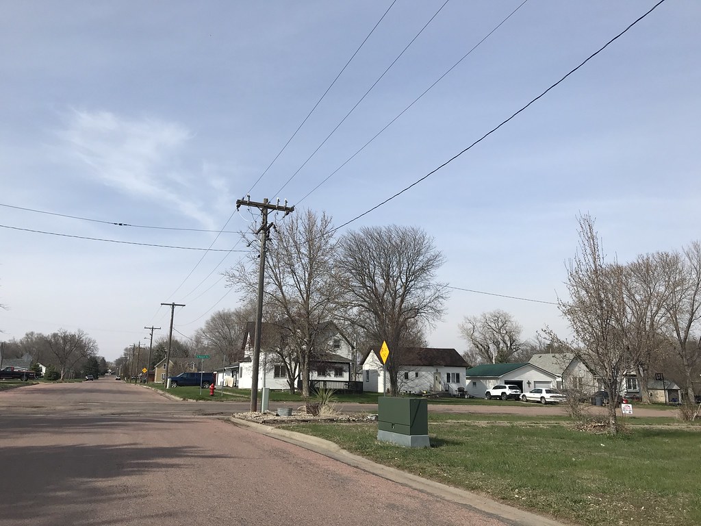 Howard, SD municipal The branch line that went to the righ… Flickr