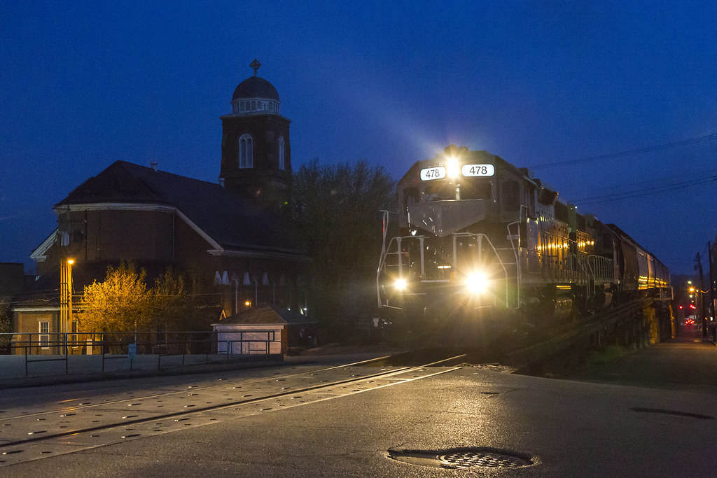 20210422 0610 BIP 478 on Job 1, Parkersburg, WV On Thurs… Flickr