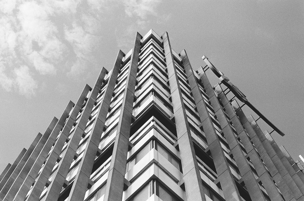 Nikon F5 2870 f2.8 afs Ilford Pan 400 EI 400 Xtol stock… Flickr