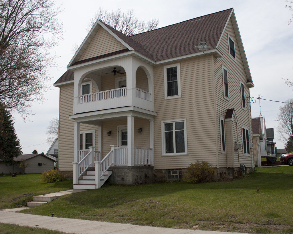 House Cashton, Wisconsin? Canon EOS 40d, EFS1855mm f/3… Flickr