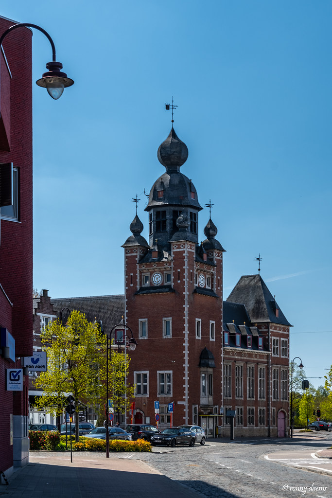 Duffel, Gemeentehuis. What's Around Flickr