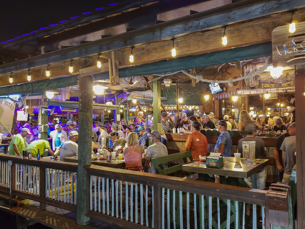 Whitey's Fish Camp in Fleming Island, Florida. Watching th… Flickr