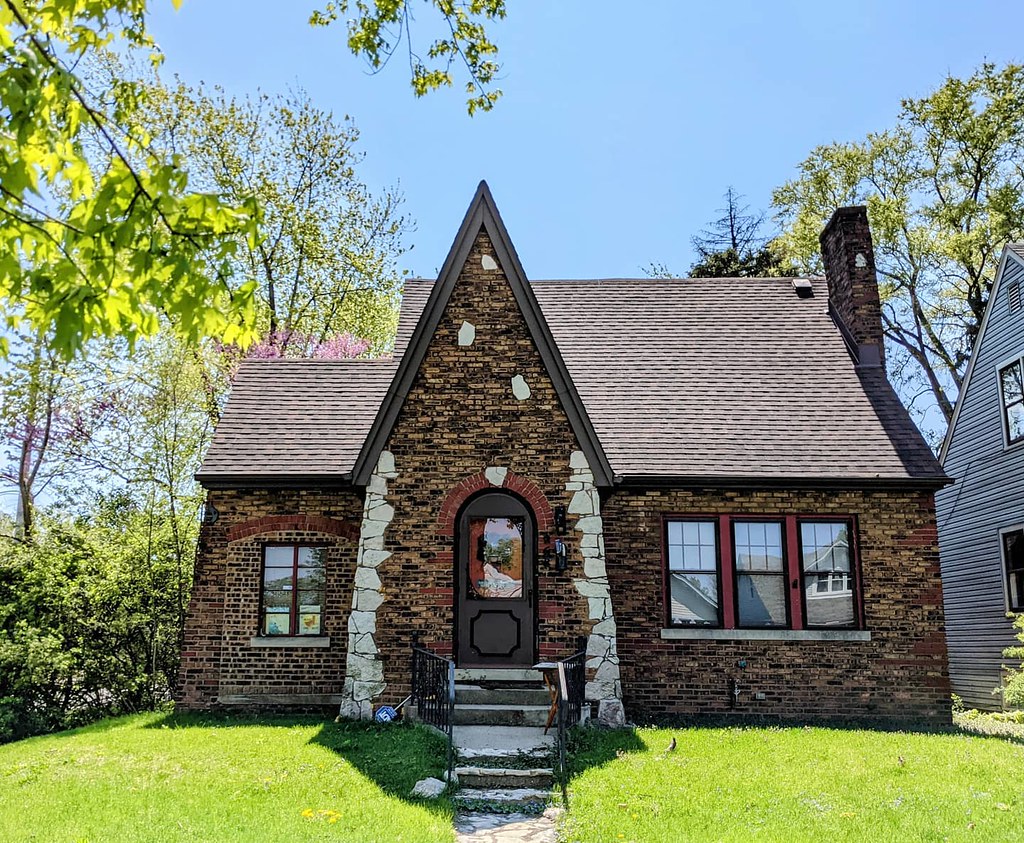 Yet another cute Hammond house right off the Monon Trail. Flickr