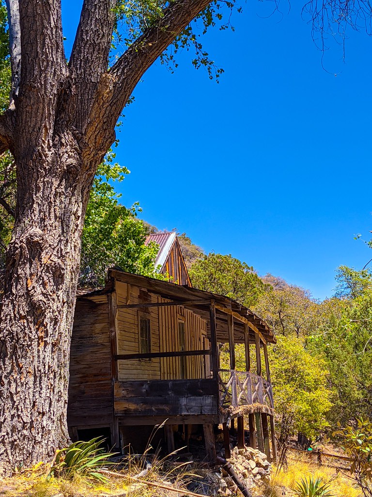 Flickriver Searching for most recent photos matching 'abandoned cabins'