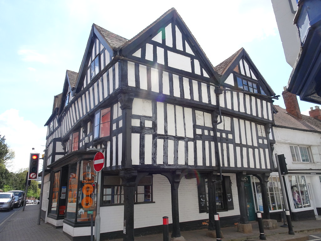 The House on Stilts, circa 1600. One of Ledbury's most ico… Flickr
