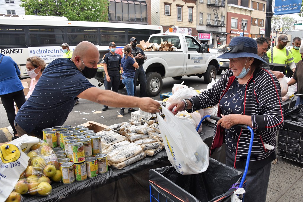 05/04/2021 Guttenberg Provides Free Food to Hundreds at 2nd Farmer’s