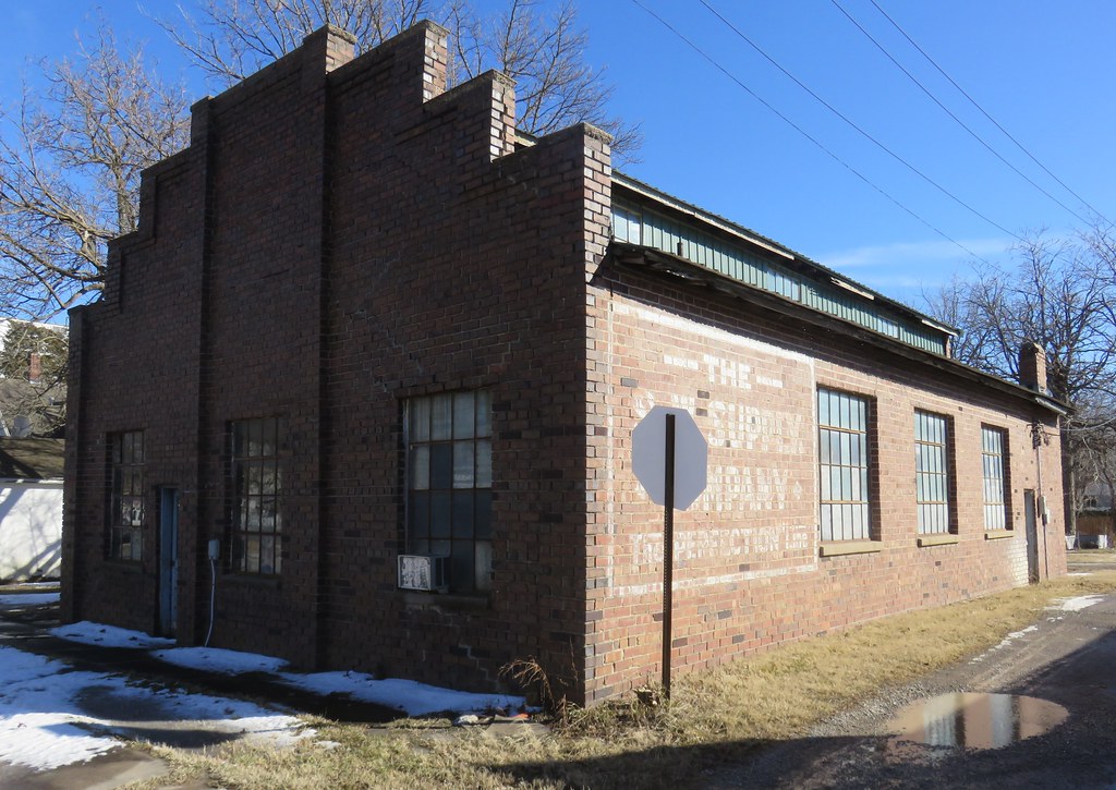 SW Supply Company (Girard, Kansas) Located at 215 East Pr… Flickr