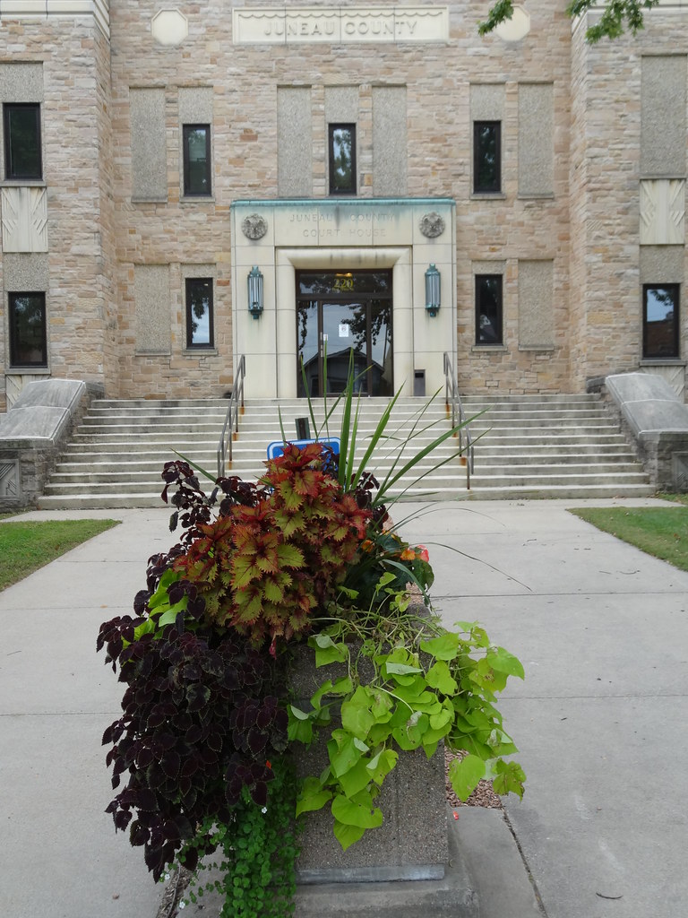 Juneau County Courthouse, Mauston, WI (2) **Juneau County … Flickr